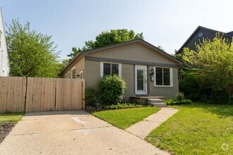 Building Photo - 1517 Pearson St