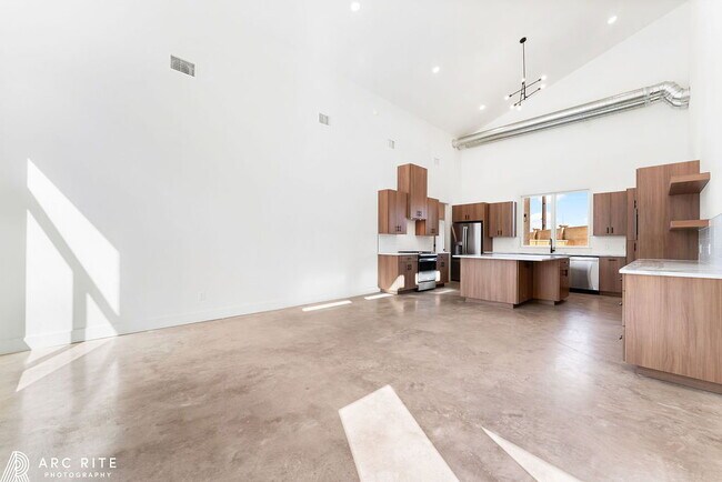 Foto del edificio - Pre-Leasing Fall of 2026!! Luxury Homes!!