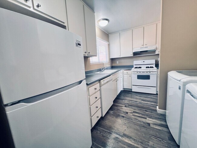 Building Photo - Great Single story in Senior Community