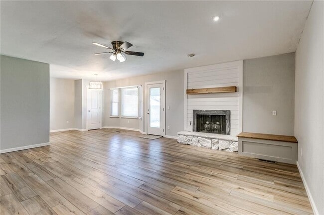 Photo - 1022 Garden Grove House