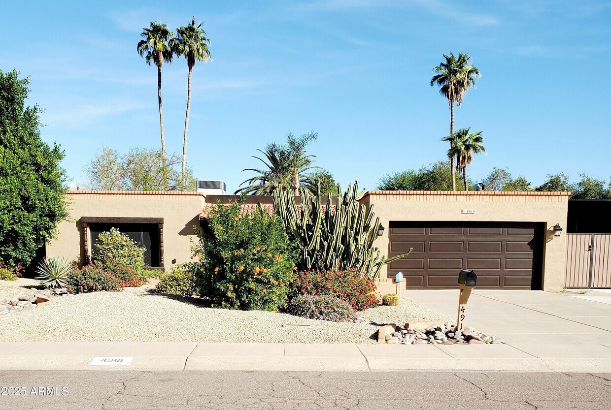 Foto principal - 4910 E Pershing Ave
