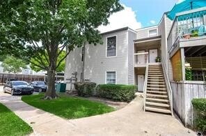 Building Photo - 9707 Richmond Ave