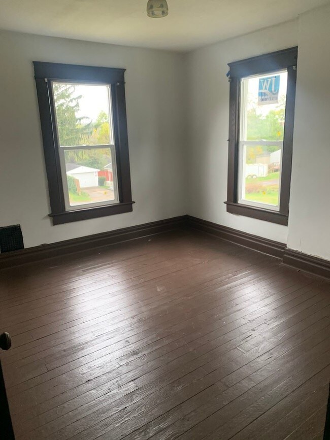 Building Photo - 3 br, 1 bath House - 1108 Cunningham Avenue