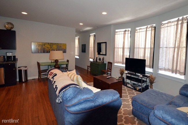 Building Photo - 2 br, 2 bath Apartment - 4031 Spruce Street