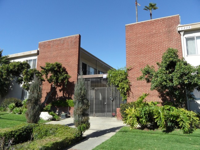 Foto del edificio - Vanowen Street Apartments