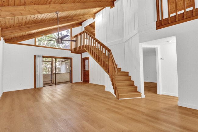 Building Photo - 100 Sparrow Dr