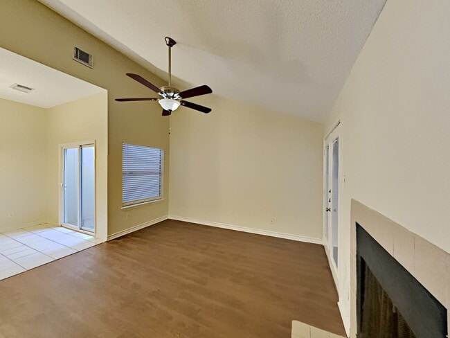 Building Photo - 6419 Horsepen Bayou Dr