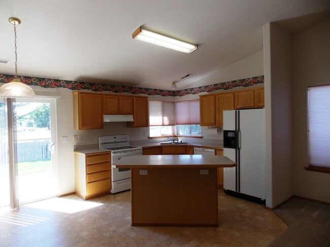 Building Photo - 8813 W Bonnie Ave