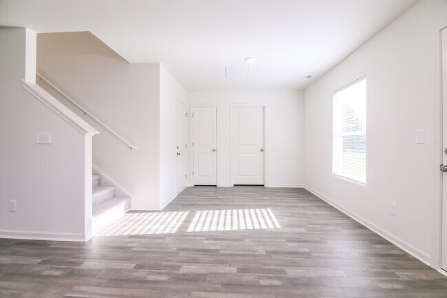 Foto del edificio - 2203 Samuel Ln