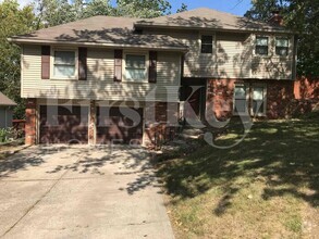 Building Photo - 5813 NW Aspen Ln