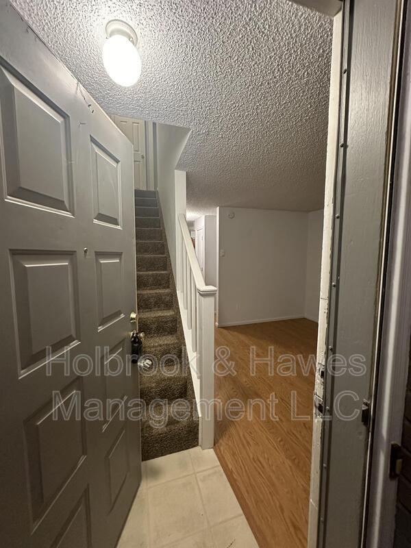 Foto del edificio - 4887 Basswood Dr