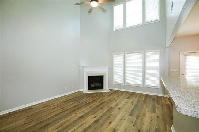 Building Photo - 2158 Staunton Dr