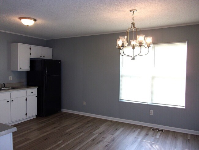 Foto del edificio - 3 Bedroom 1 Bath Home Recently Updated
