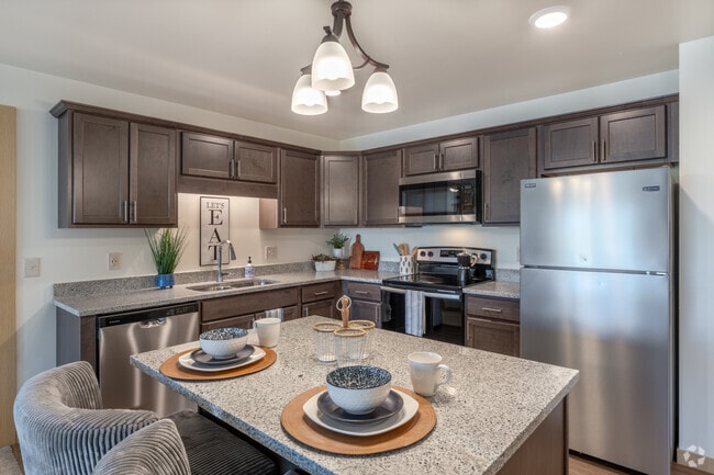 2BR, 2BA - 1,045SF - C - Kitchen - Forest Creek Estates