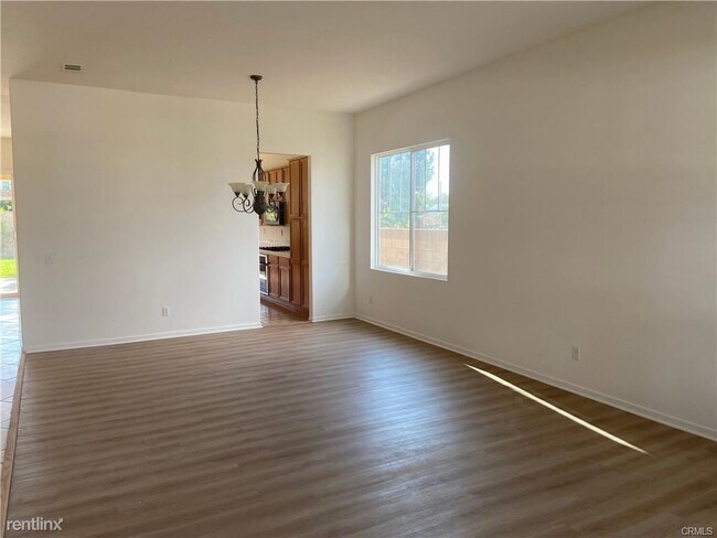 Foto del edificio - 5 br, 3 bath House - 40817 Los Amores Ct