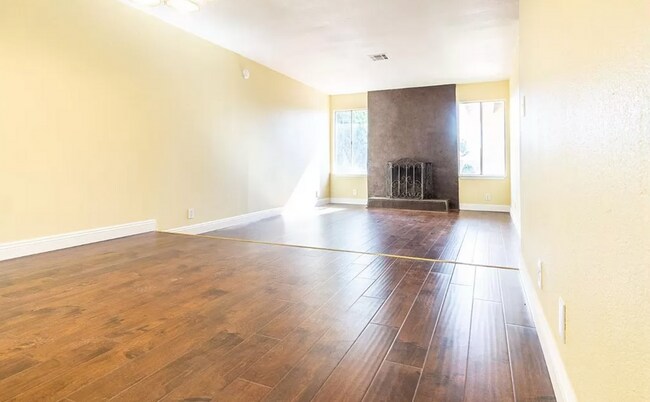 Building Photo - SPRING VALLEY LAKE 3 BEDROOM