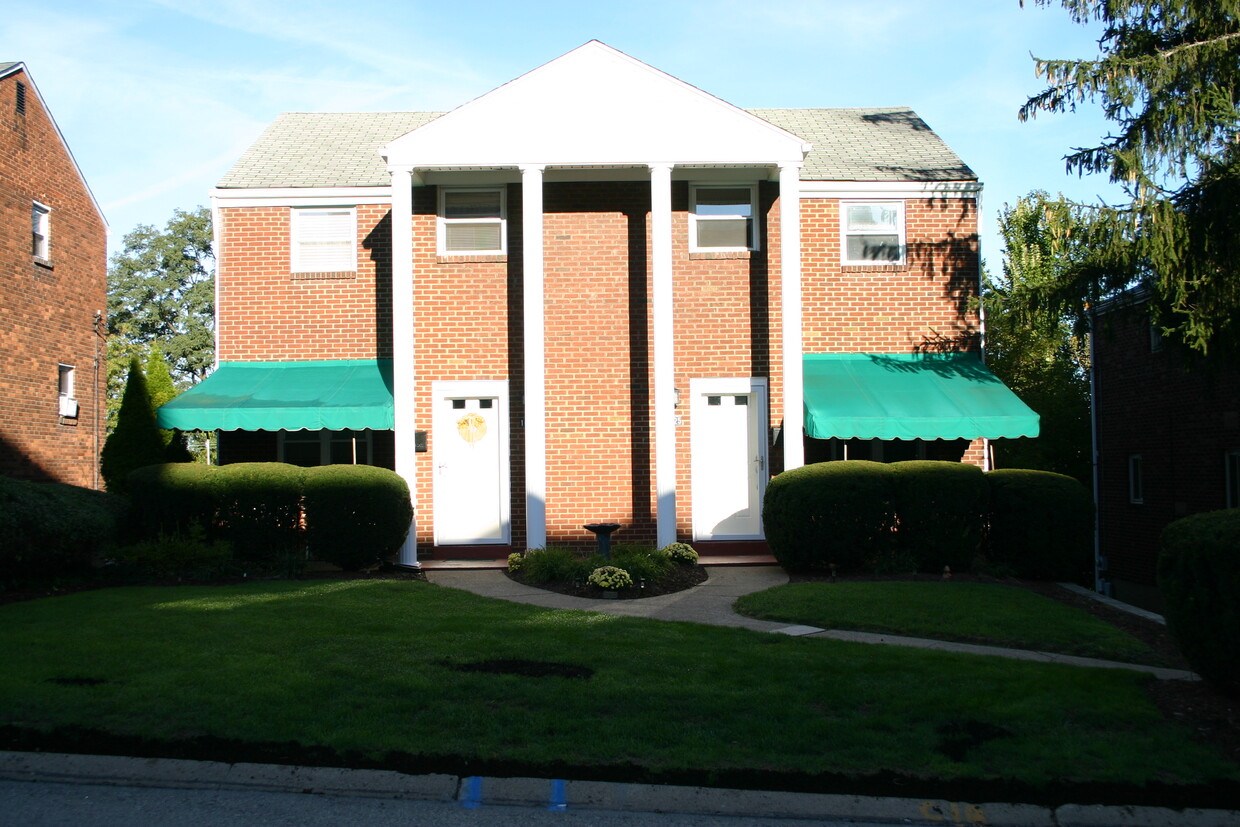 1625 Parkline (right side) - 1625 Parkline Dr