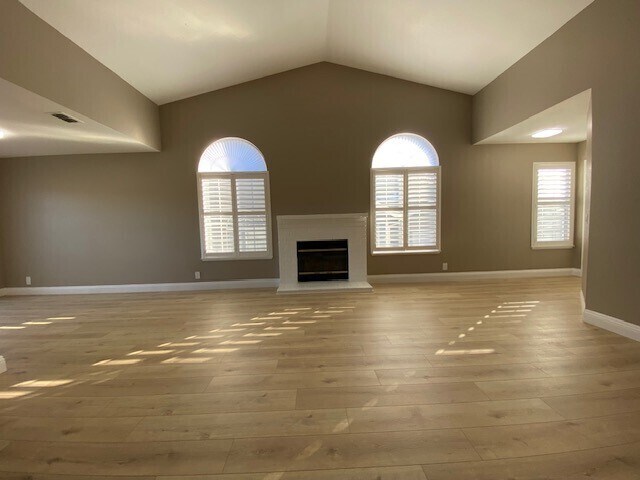 Foto del edificio - Beautiful Remodeled 3 Bedroom 2 Bathroom