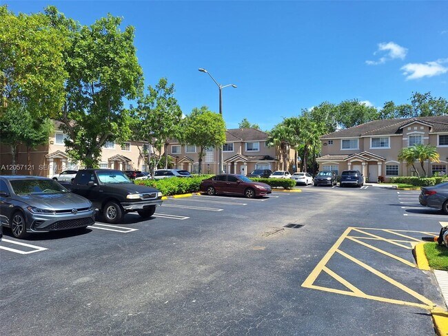 Foto del edificio - 5761 NW 115th Ct