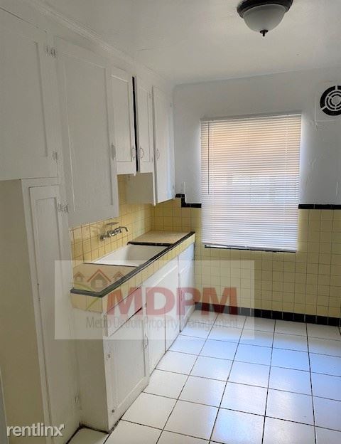 Building Photo - 3 br, 1 bath House - 9159 Manor St