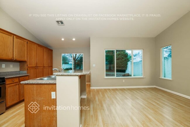 Building Photo - 5000 Mesa Ridge Dr