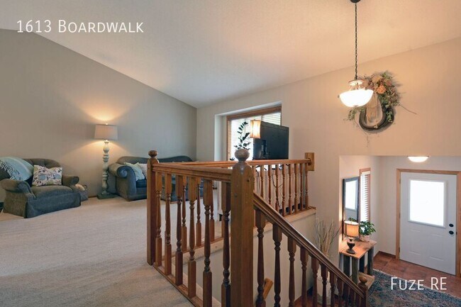 Building Photo - 1613 Boardwalk-