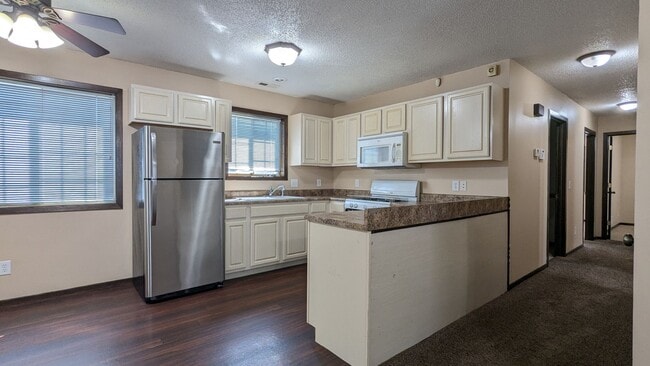 Foto del edificio - 3-bed home in Lewis Central