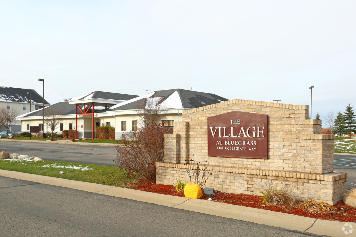 Village at Bluegrass Apartments in Mount Pleasant, MI