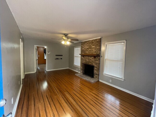 Building Photo - 3317 Christopher Dr NW