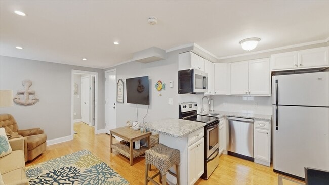 Building Photo - 130 G St