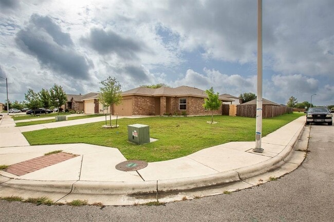 Building Photo - 1524 Wedgewood Cv