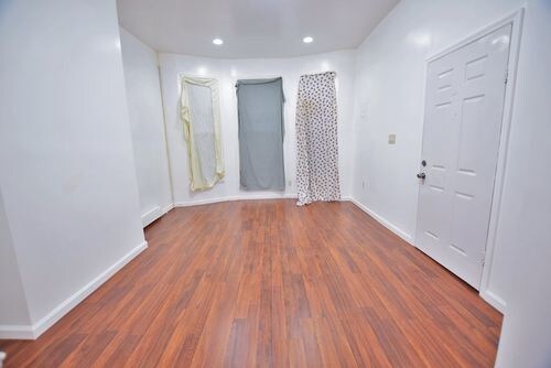 Building Photo - 723 Chauncey St