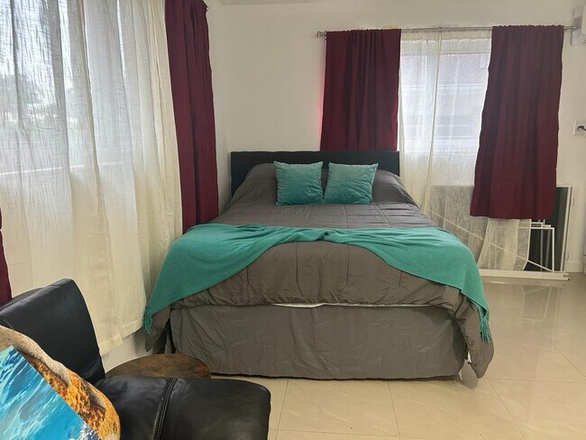 Foto del edificio - 4213 NE 21st Ave