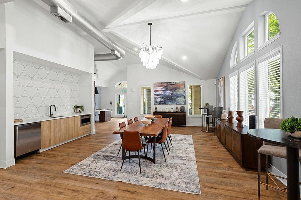 Primary Photo - Avana Hamptons