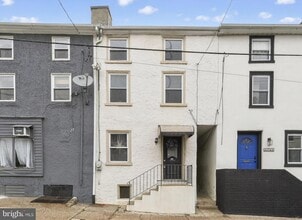 Building Photo - 4743 Umbria St