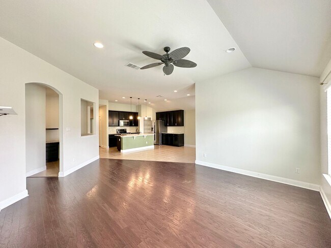 Building Photo - Viewable Now!