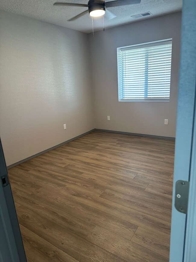 Building Photo - 855 W Castillo Ave