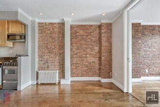 Building Photo - Tenth Avenue