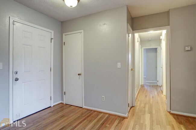 Building Photo - 1438 Walnut Ridge Way