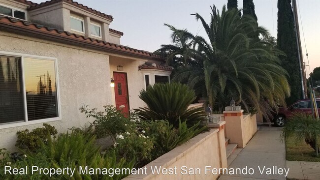 Foto del edificio - 4 br, 2.5 bath House - 13153 Azores Ave