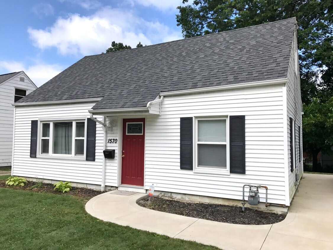 1570 11th St, Cuyahoga Falls, OH 44221 House Rental in Cuyahoga Falls, OH