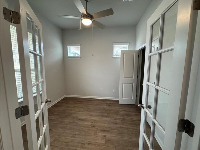 Building Photo - 3000 Chisholm Trail Rd