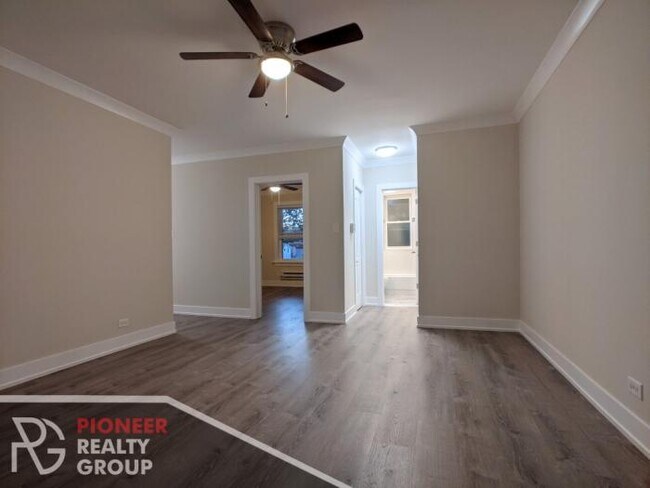 Building Photo - 1 bedroom in CHICAGO IL 60613