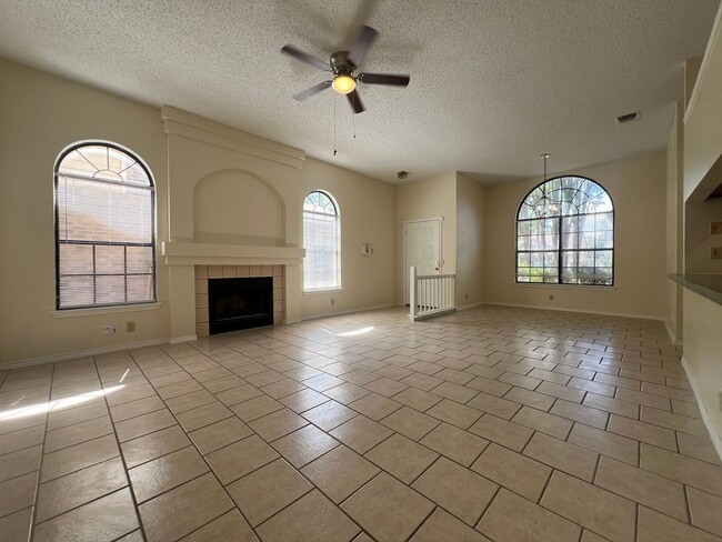 Building Photo - 9951 Echo Plain Dr