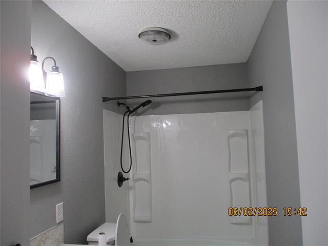 Building Photo - 605 Avondale Dr