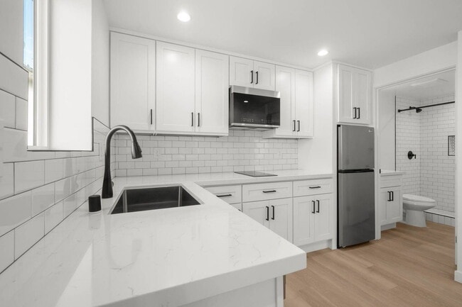 Photo - 4012 South Hillcrest Drive Apartment