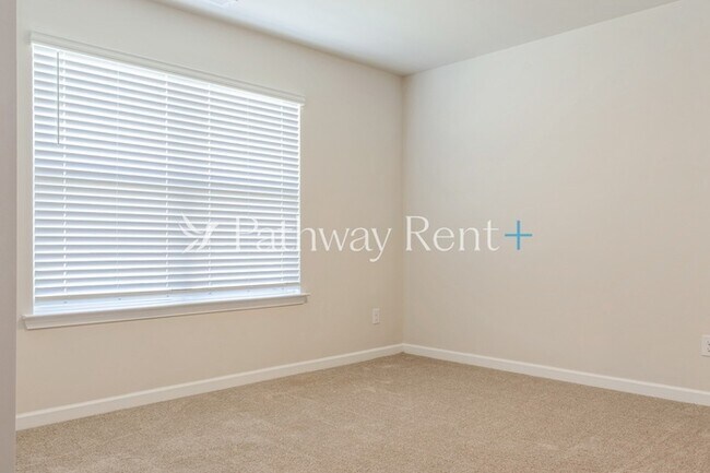 Foto del edificio - 630 Mackenzie Cv