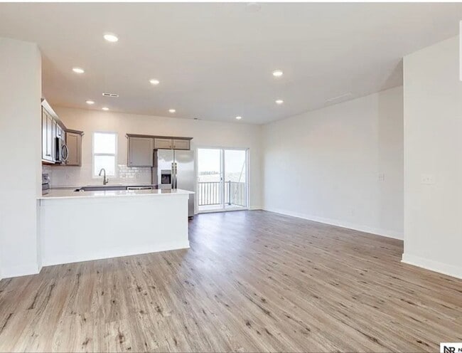 Building Photo - 4571 Leawood Ct