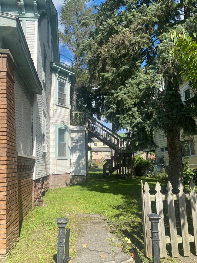 Building Photo - 2526 Broad Ave