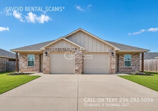 Building Photo - 3208 Stonewall Dr